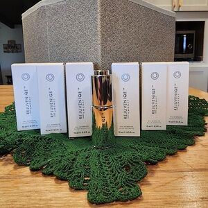 REJUVENIQE Oil Intensive NEW